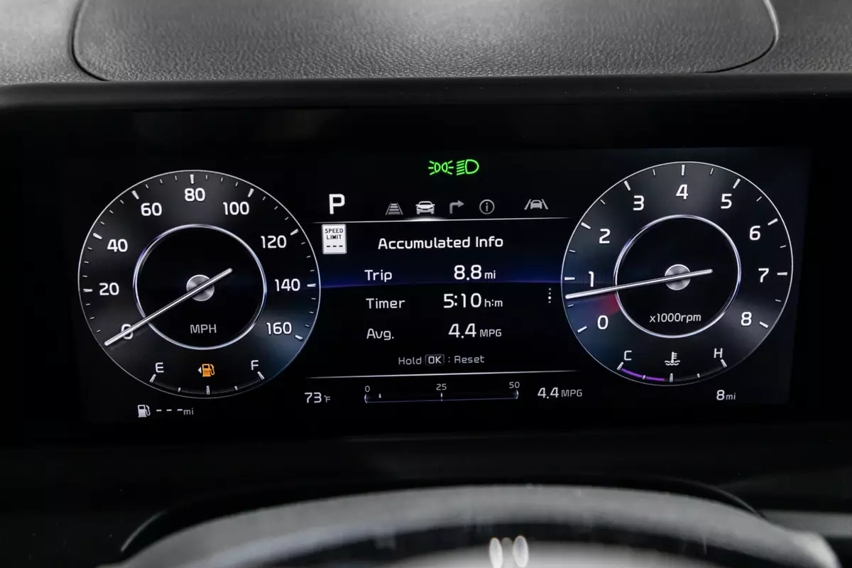 kia-seltos-2024-18-interior-instrument-panel